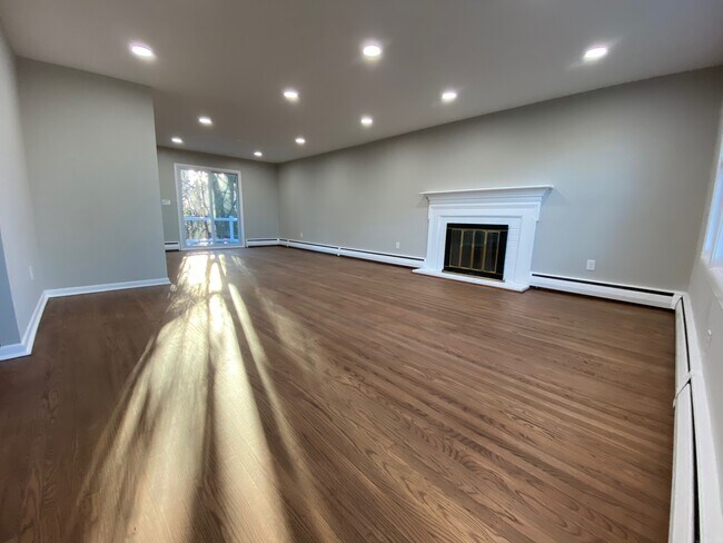 Building Photo - 631 West Valley Forge Road