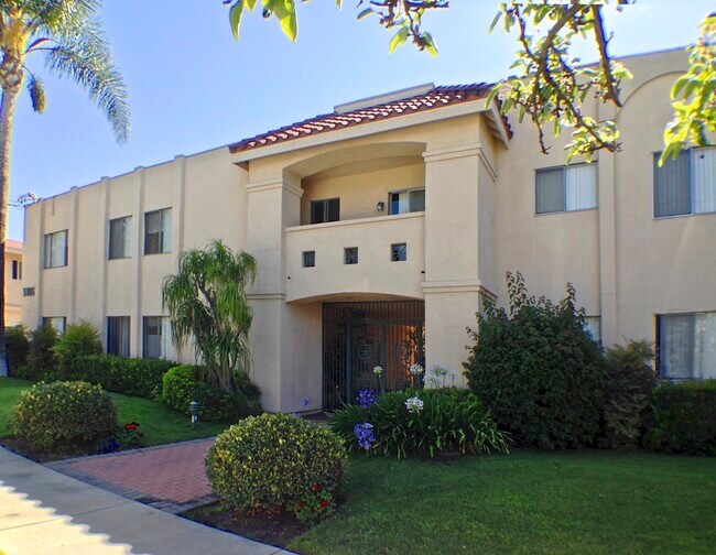 Building Photo - Valli Hacienda