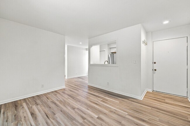 Foto del edificio - 1243 Cedars Ct