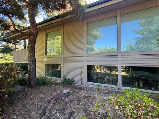 Foto del edificio - 4204 85th Ave SE