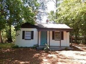 Building Photo - 2016 Holmes St