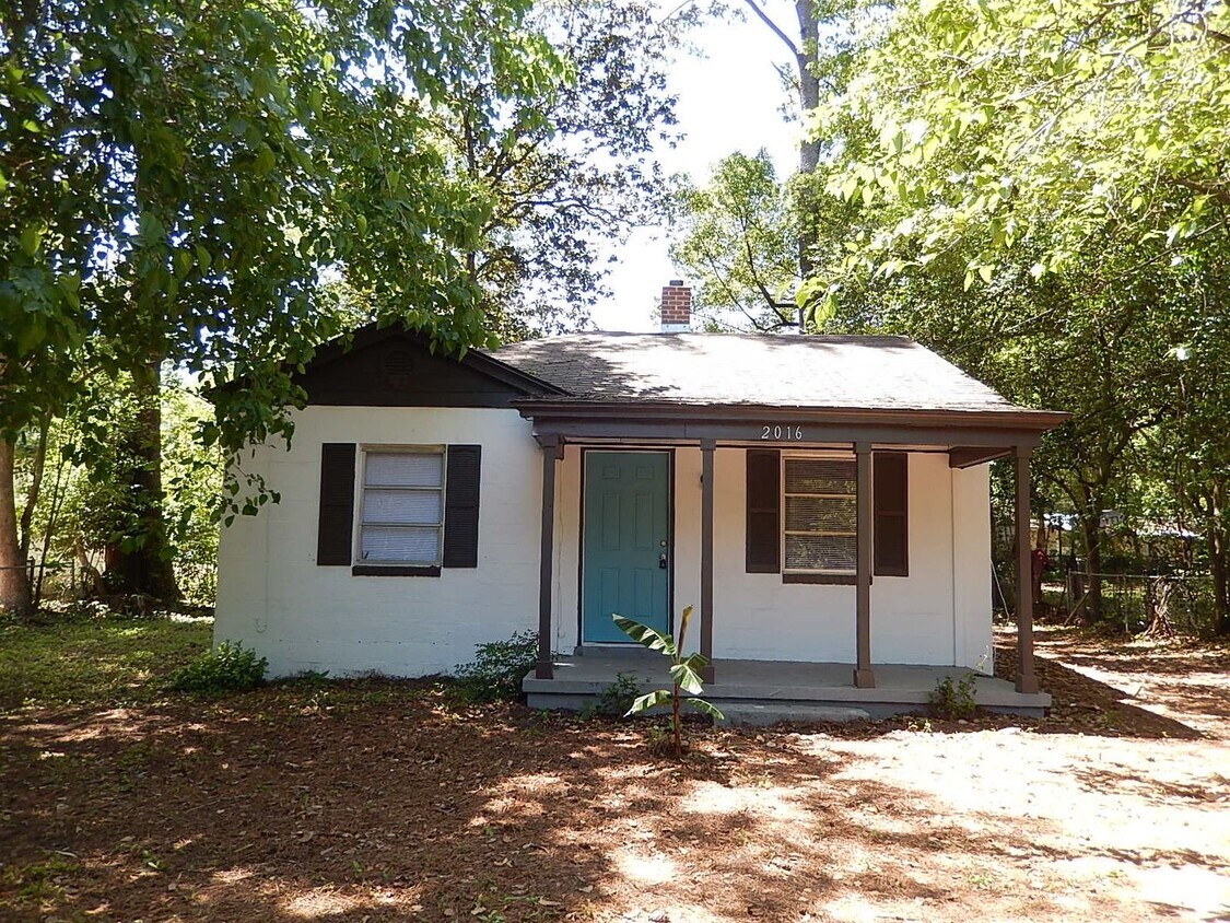 Primary Photo - NICE 3/1 House w/ Tile Floors, New Applian...