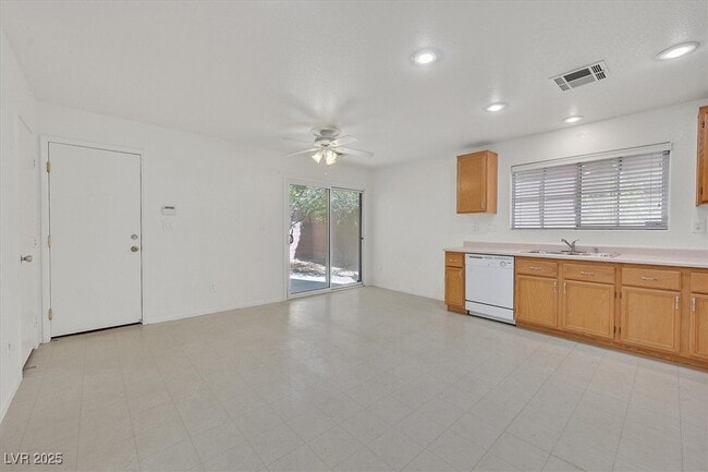 Building Photo - 7173 Las Colinas Ave