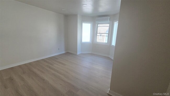 Building Photo - 48 S Clinton St