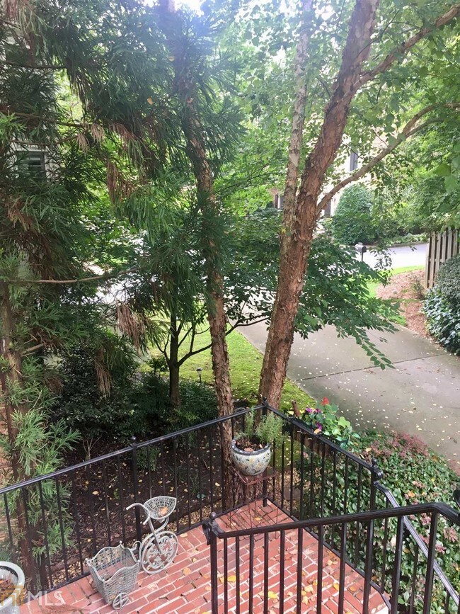 Foto del edificio - 1147 Ashton Bluff Dr NE