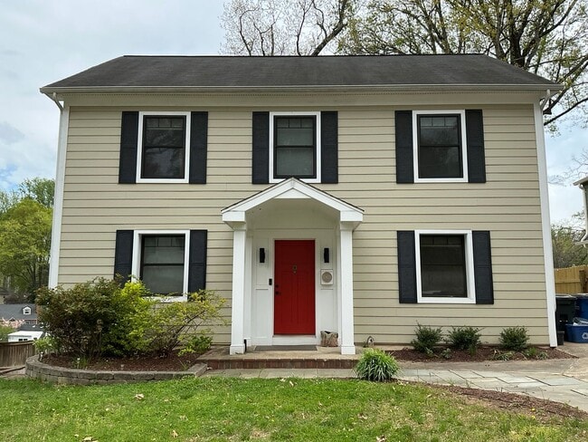 Fully remodeled 4BR 2.5BA colonial in 4 corners area of Silver Spring - Fully remodeled 4BR 2.5BA colonial in 4 corners area of Silver Spring House