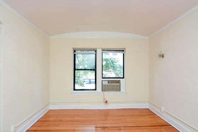 Building Photo - 541 W Arlington Pl