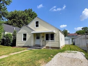 Building Photo - 601 Melrose Pl NE
