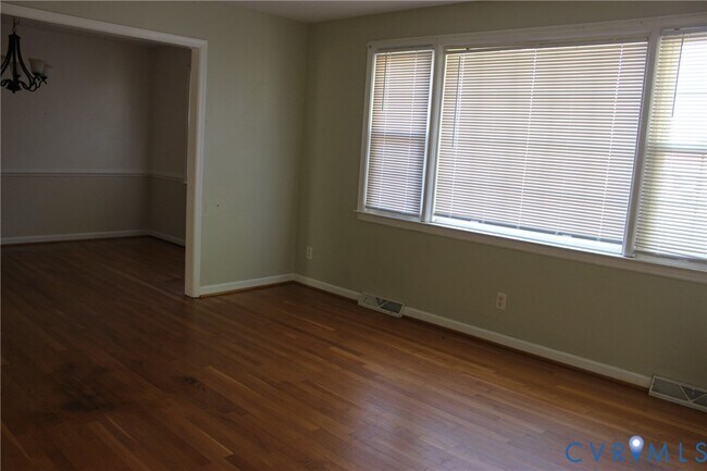 Foto del edificio - 1301 Canterbury Ln