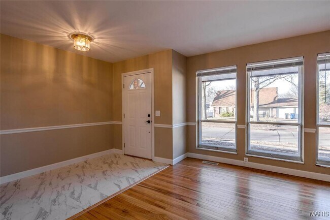 Foto del edificio - 2830 Flintwood Dr