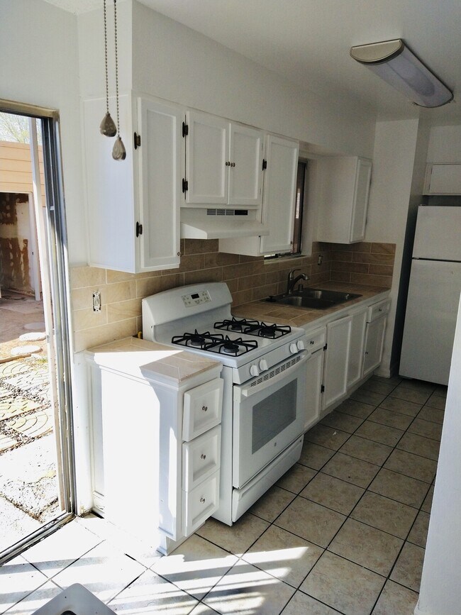 Building Photo - 592 Sea Shell Ln