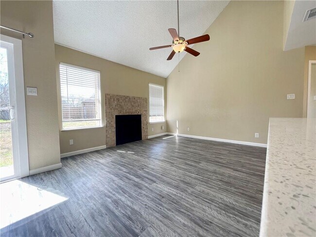 Building Photo - 1001 Green Valley Cove