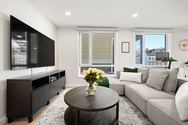 Foto del edificio - 457 W Broadway