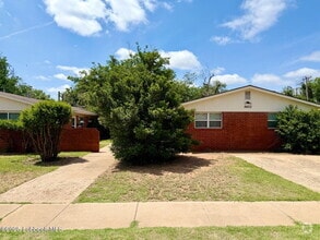 Building Photo - 2423 22nd Pl