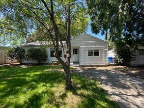Building Photo - 3161 SE 81st Ave