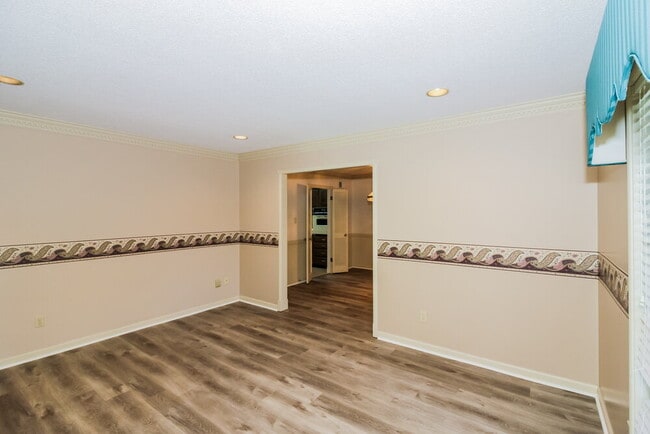 Building Photo - 3467 Josee Ln