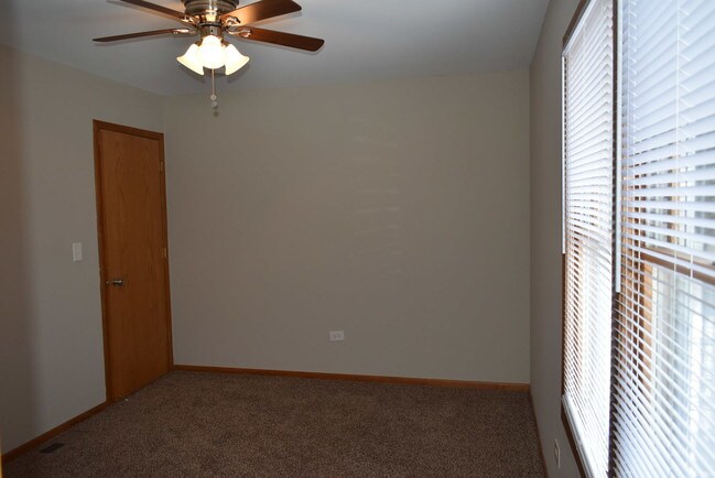 Building Photo - 3212 S Cherry Ave