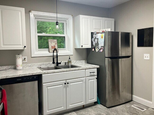 Building Photo - Adorable Carolina Trace 2 Bedroom Home Ava...