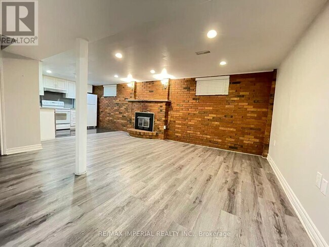 Photo du bâtiment - 11 Queensbury Dr