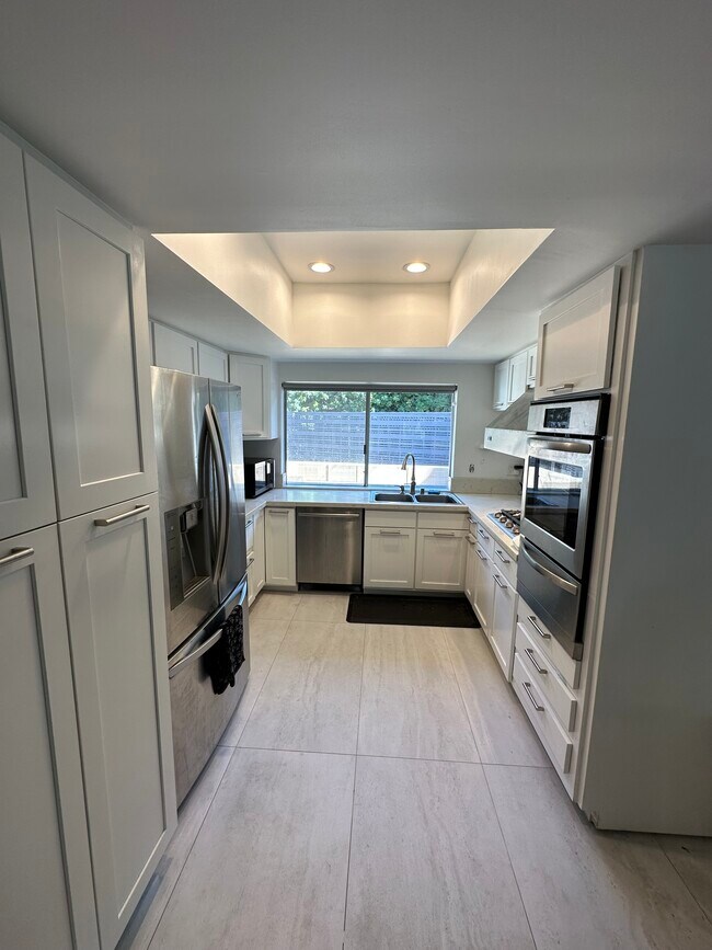 Foto del edificio - 5214 Dawes Ave