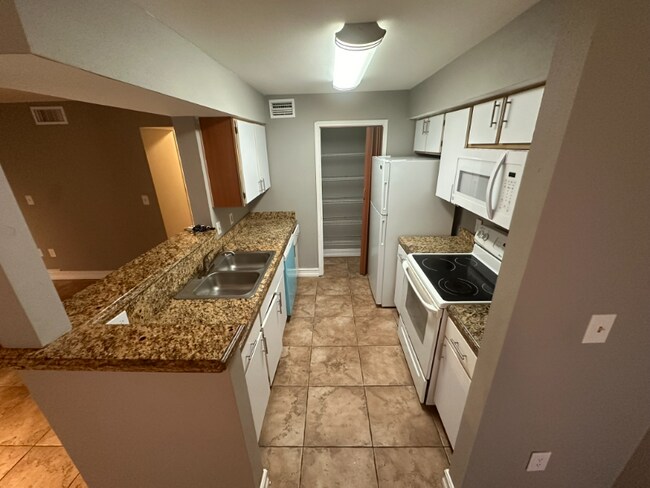Foto del edificio - 2371 NW 33rd St