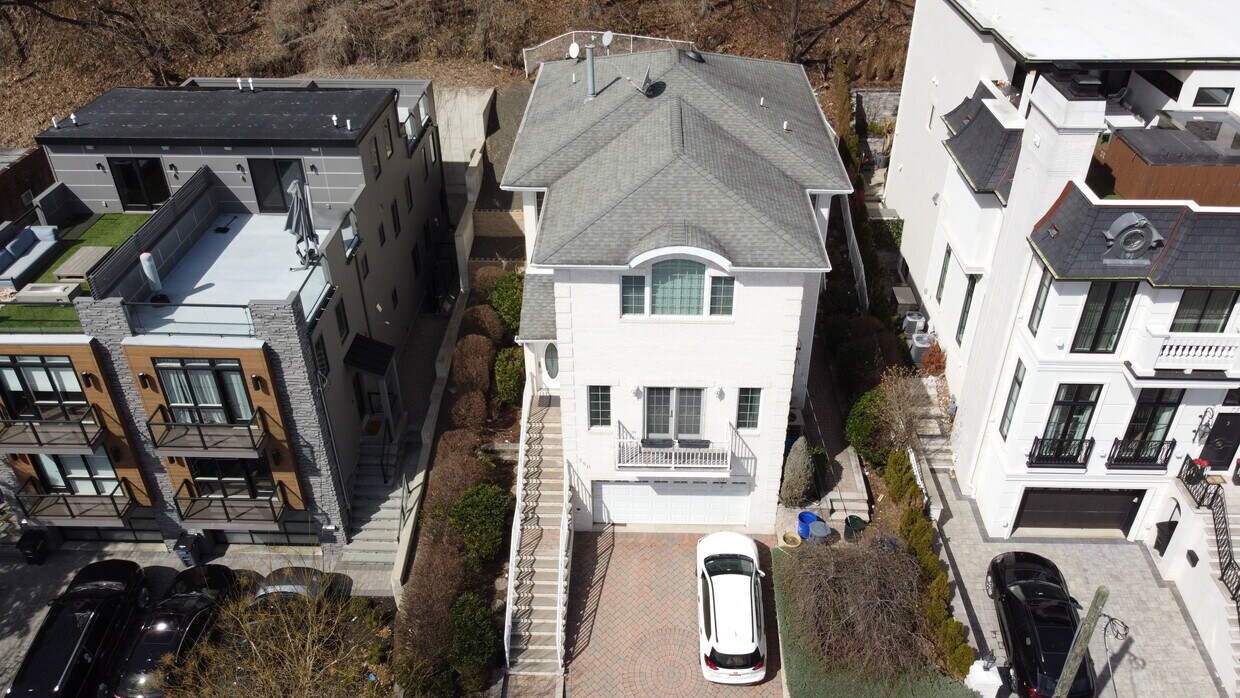 Primary Photo - 750 Undercliff Ave