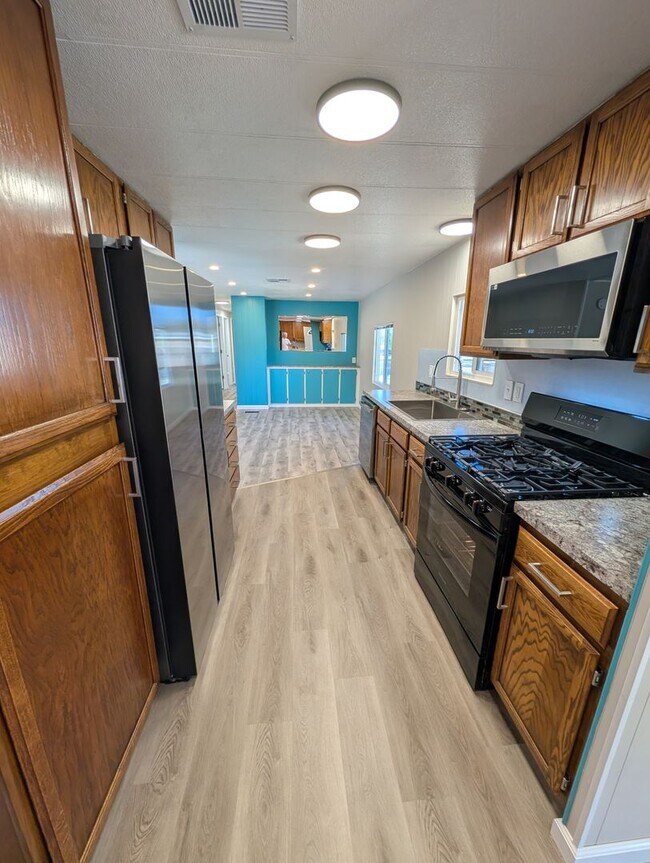 Foto del edificio - 5737 Klondike Dr