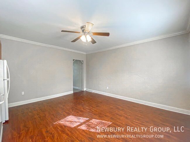 Building Photo - Spacious Two-Bedroom Townhouse