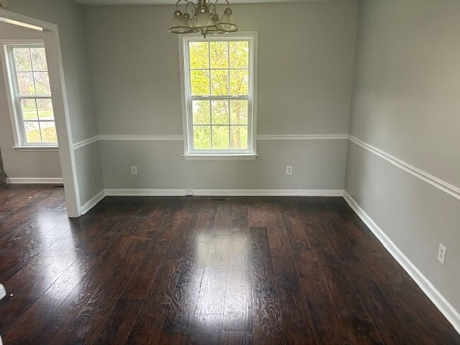 Building Photo - LaVergne-3BR/2BA-1250 SF