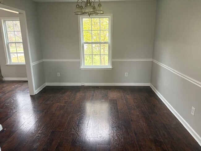 Foto del edificio - LaVergne-3BR/2BA-1250 SF