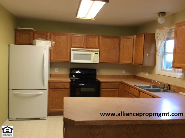 Foto del edificio - 3 Bedroom 2 Bath Condo Close to Hyalite Elementary
