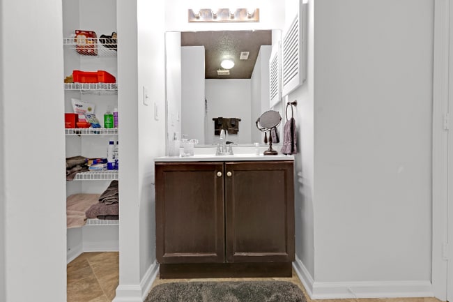 Building Photo - 197 Gate House Rd