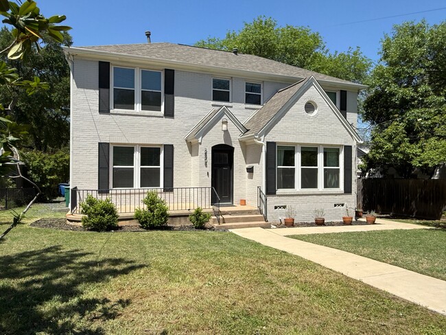 Building Photo - 2808 Wooldridge Dr