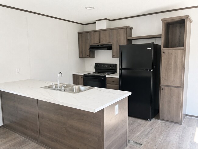 Building Photo - Three bedroom, two bath newer mobile home in Ruffin