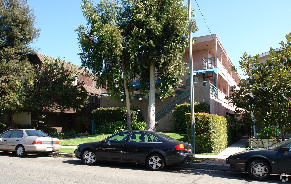 Building Photo - 1142 N Louise St