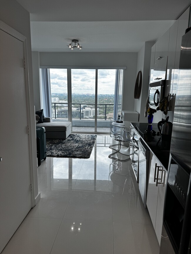 Foto del edificio - 60 SW 13th St