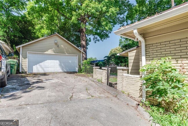 Foto del edificio - 1158 Donnelly Ave SW