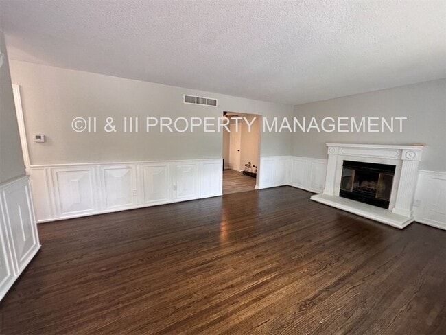 Building Photo - 4715 Fontana St