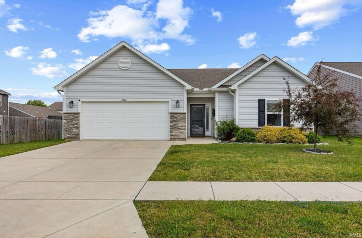 Charming 3-Bed, 2-Bath Home in Avalon Bluf... - Charming 3-Bed, 2-Bath Home in Avalon Bluf...