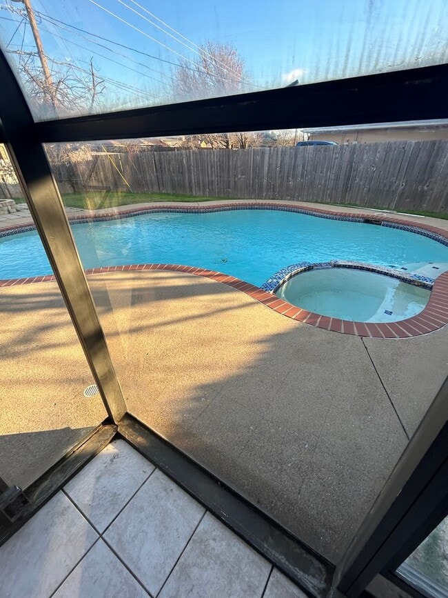 Building Photo - 4420 St Francis Ave