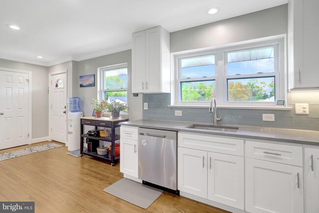 Foto del edificio - 3405 Sharon Chapel Rd