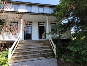 Building Photo - 2001 Pennwick Rd