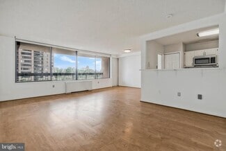Building Photo - 3701 S George Mason Dr