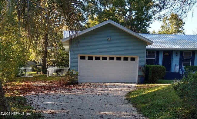 Foto del edificio - 8201 Hall Ln