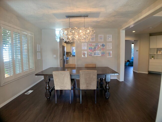 Foto del edificio - Beautiful update Bethany home - 4 Bedrooms...