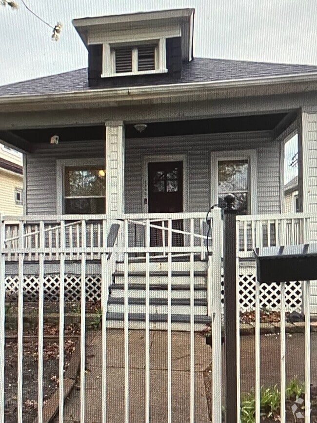 Building Photo - 3345 W 61st Pl