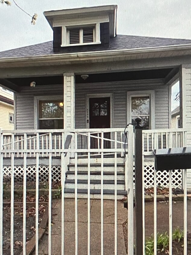Primary Photo - 3345 W 61st Pl