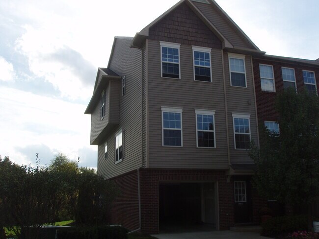 Front view - 2149 Knotty Pine Trail