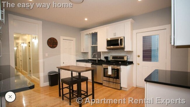 Photo - 7 Story St Apartment