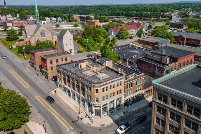 Building Photo - City Serenade: Music-Themed Oasis Downtown
